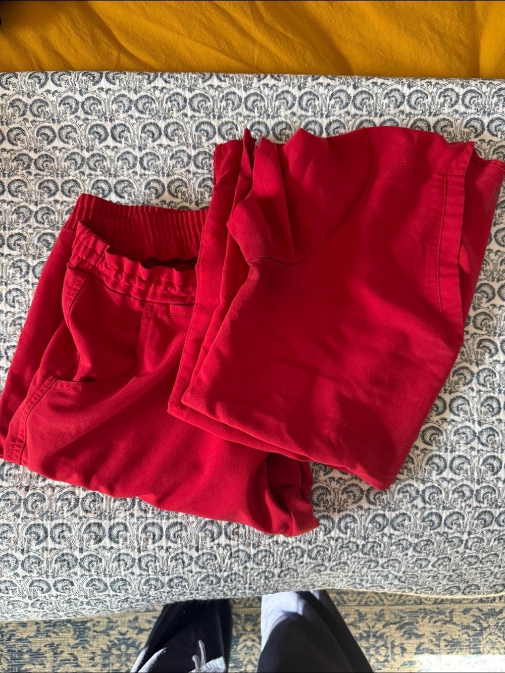 Red Figs Scrub Set